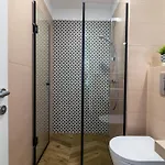 Апартаменты Vintage Parkside Whit Free Parking Near Center *