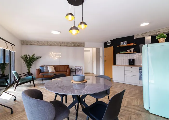 Vintage Parkside Whit Free Parking Near Center Plowdiw