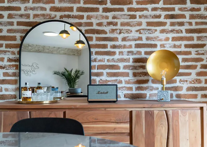 Vintage Parkside Whit Free Parking Near Center Apartamento