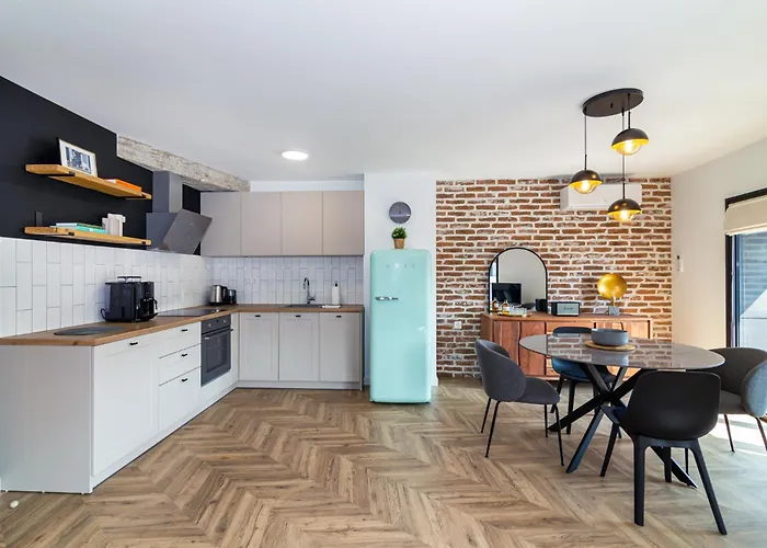 Vintage Parkside Whit Free Parking Near Center Apartamento