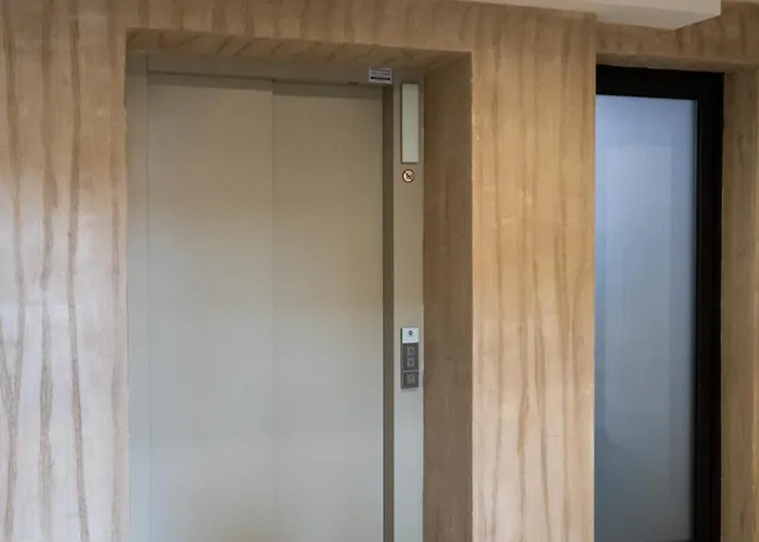 Vintage Parkside Whit Free Parking Near Center 公寓